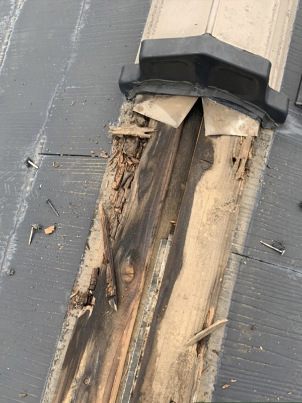 千葉市花見川区にて屋根修理〈貫板交換工事〉の施工前写真