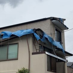 強風の多い千葉県の住宅で屋根修理を行ったイメージ