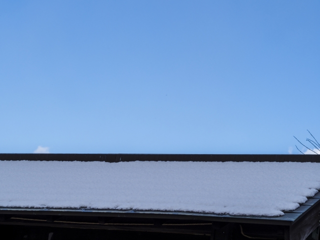 屋根の凍害イメージ