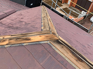 東金市で屋根塗装と貫板交換工事　既存板金・貫板撤去