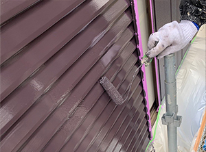 袖ヶ浦市の外壁塗装・幕板板金設置工事　雨戸塗装