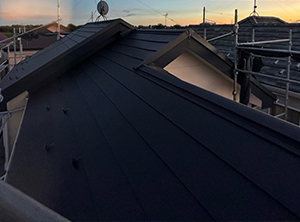 野田市でカバー工法による屋根修理　完工